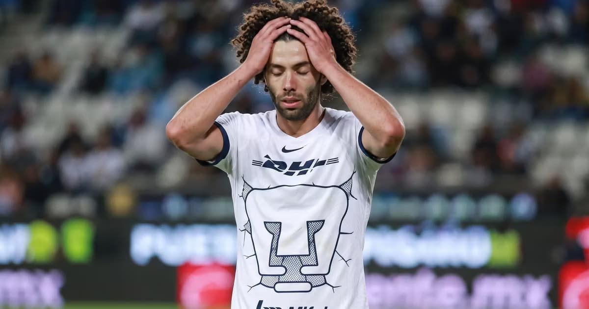 César Huerta salió expulsado ante Cruz Azul