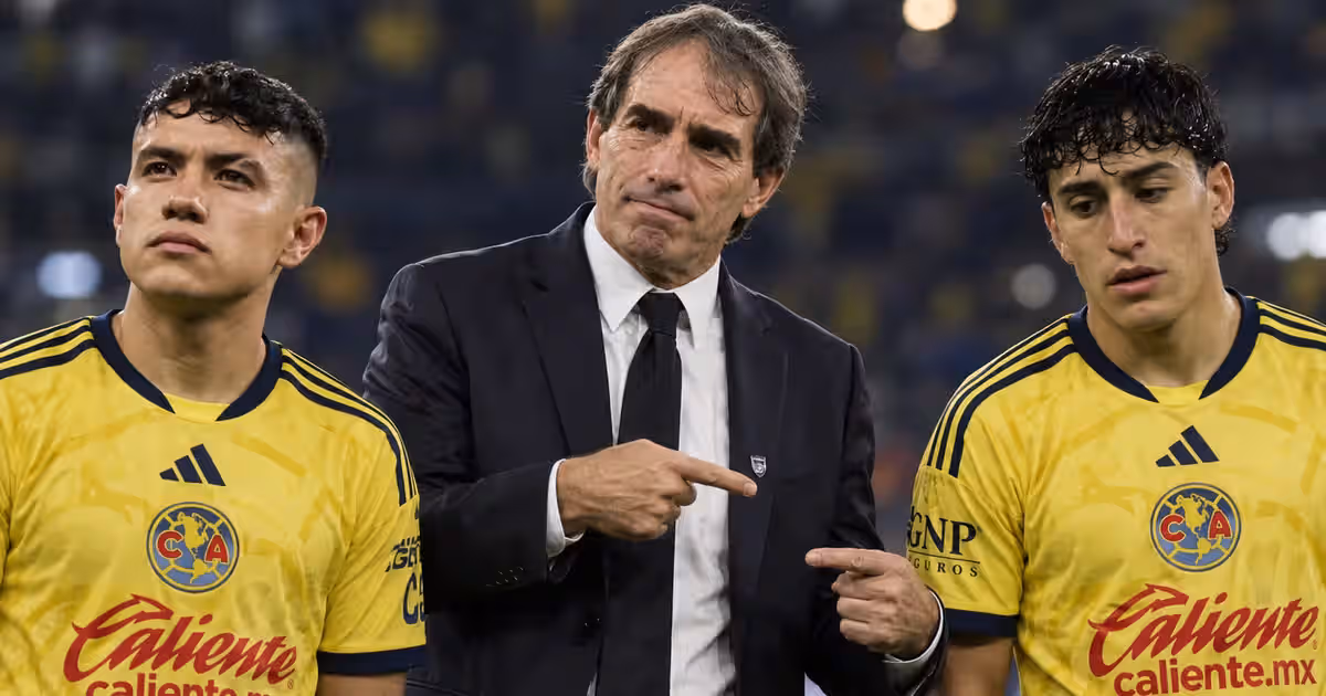 Guillermo Almada volvió a señalar las distracciones defensivas del América después del empate ante Chivas, en un partido donde Zendejas y Lara quedaron involucrados en acciones previas a los goles rojiblancos.