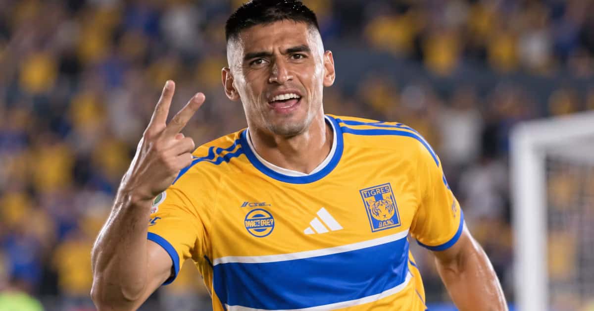 Memote Martínez marcó dos goles ante Santiago FC en un amistoso, pero todavía busca su primer tanto oficial con Tigres en Liga MX.