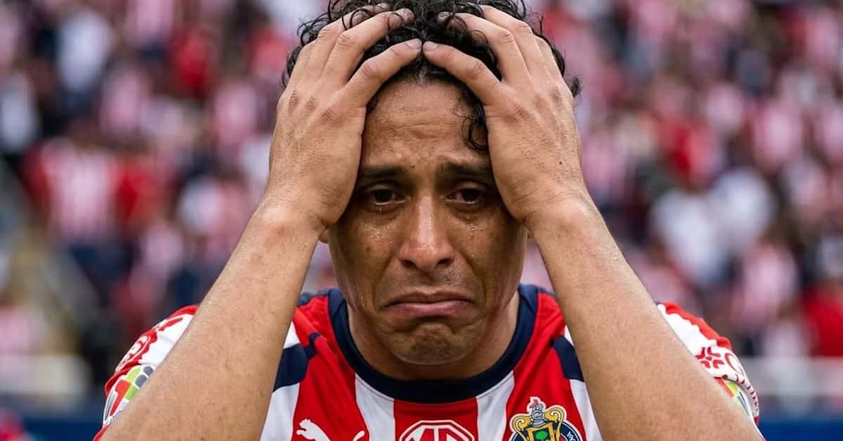Luis Romo perdió la pelota dentro del área y Alí Ávila convirtió el error en el primer gol de Querétaro.