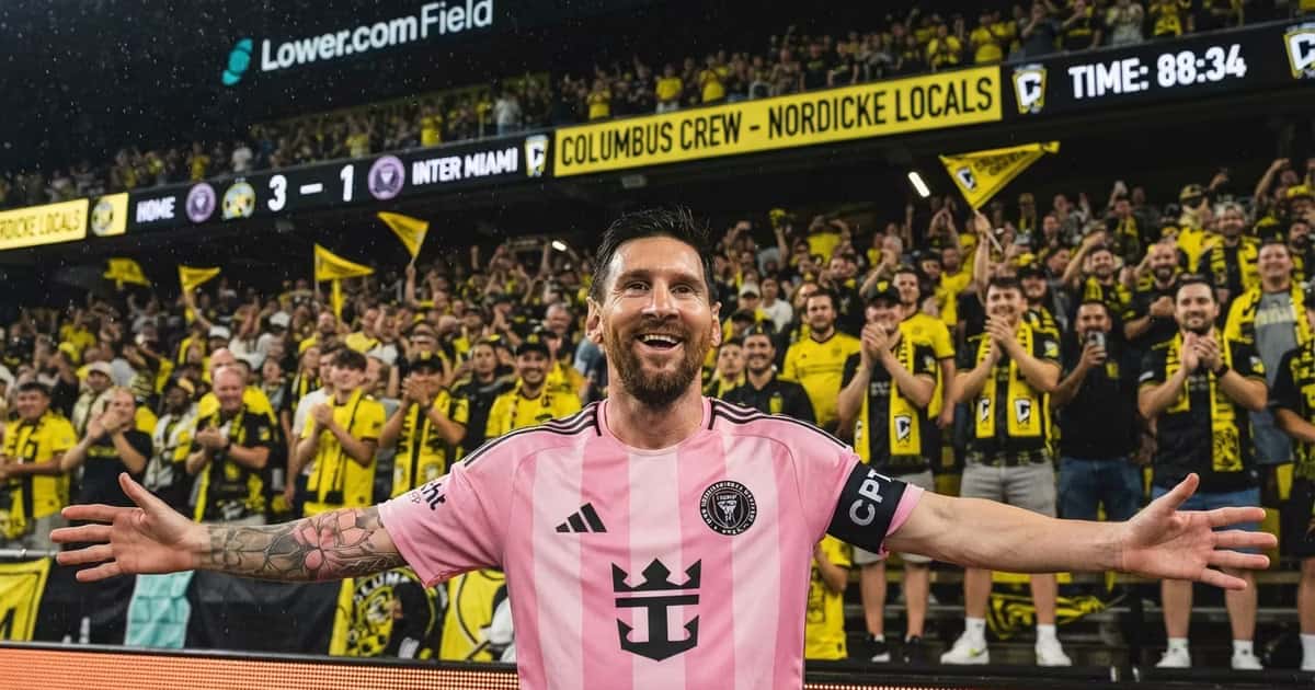 Lionel Messi sorprendió desde un ángulo cerrado y provocó la reacción de algunos aficionados del Columbus Crew después de colocar el empate.