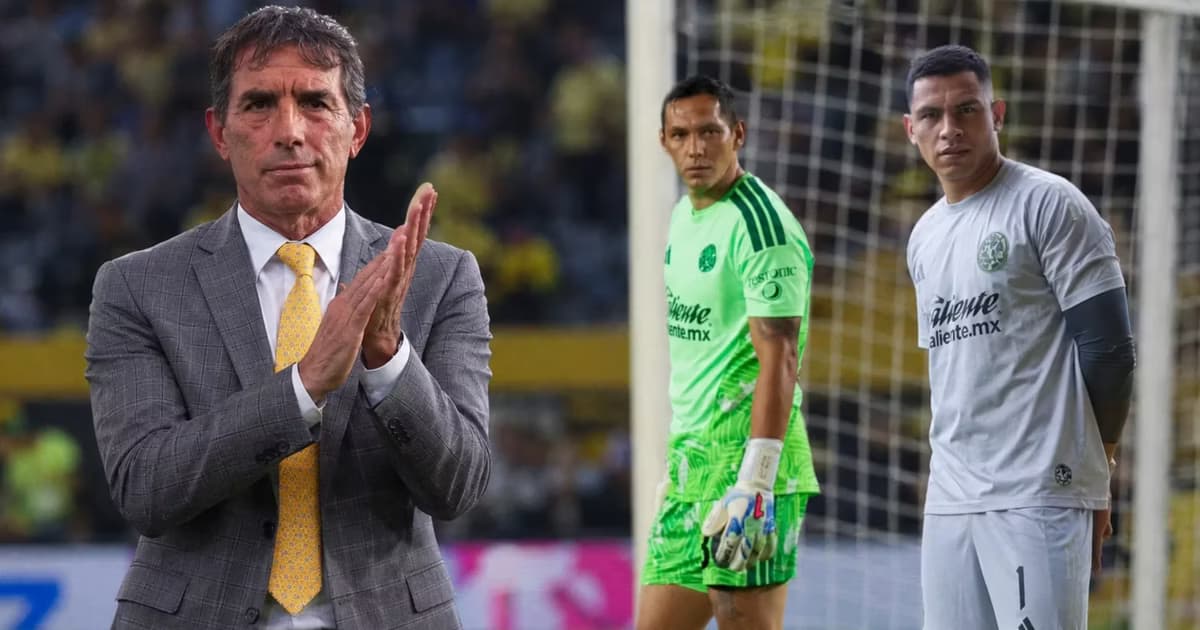 Guillermo Almada aplaudiendo y de fondo Rodolfo Cota y Luis Malagón.