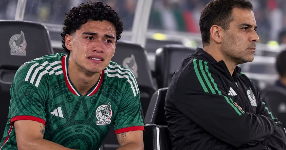 Jeremy Márquez perdió la disputa con Jairo Vélez y la acción terminó en el gol con el que Perú abrió el marcador frente a México.