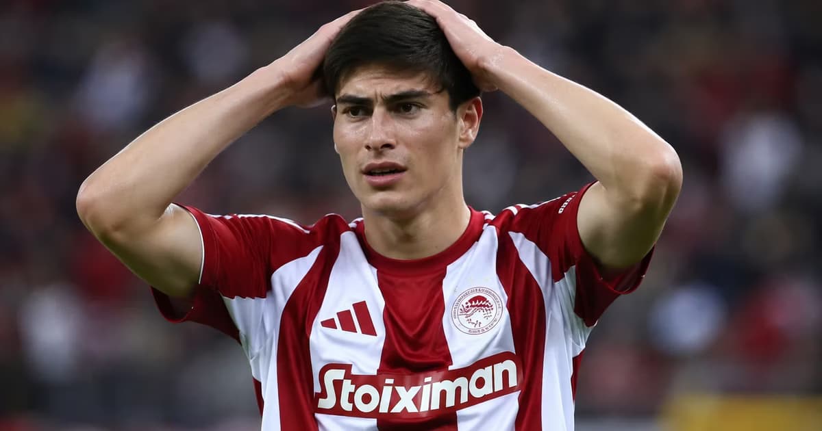 Armando González debutó con Olympiacos en el triunfo ante Asteras Tripolis, aunque se quedó con la frustración de estrellar en el travesaño una oportunidad clara en el tiempo agregado.