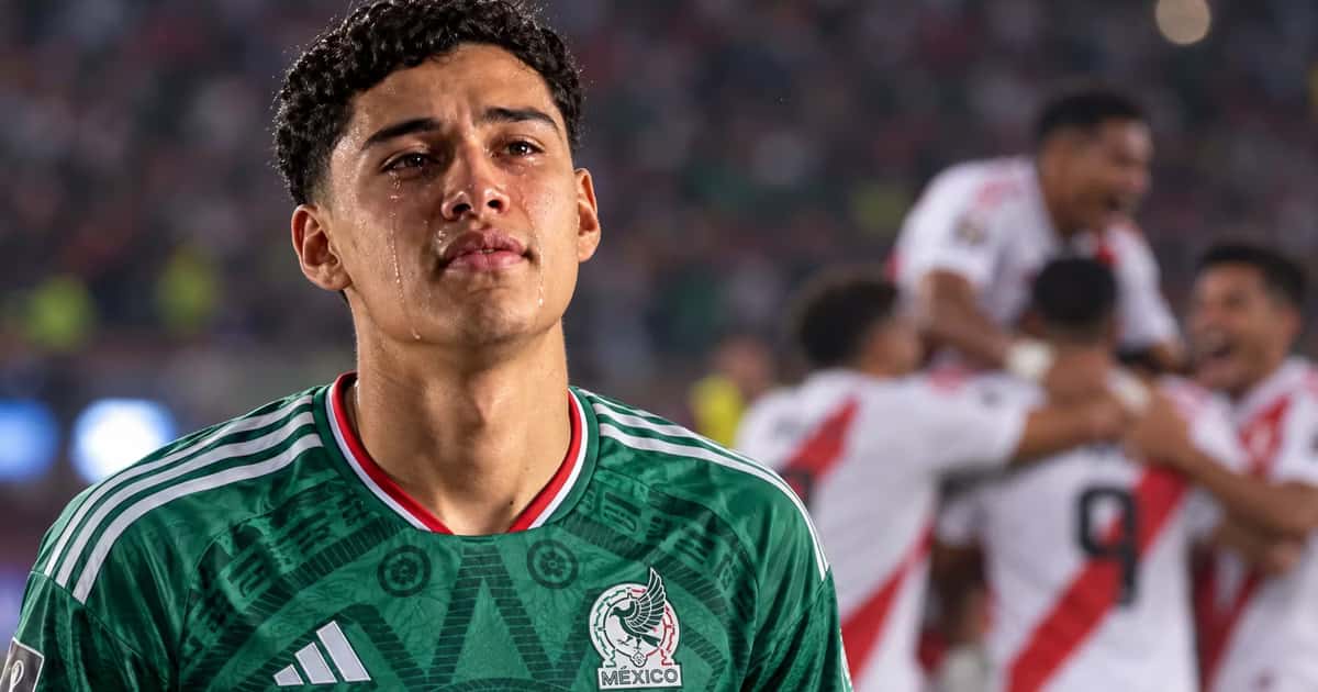 Jeremy Márquez perdió un balón comprometido y Jairo Vélez aprovechó el error para adelantar a Perú frente a México.