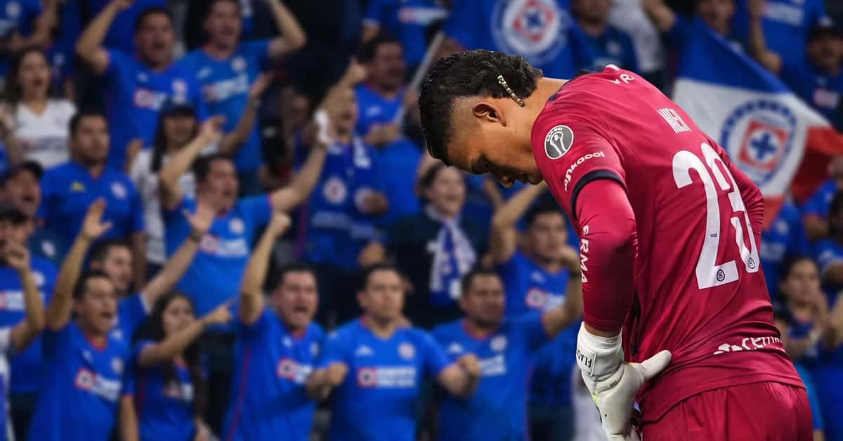 Nuevo error de Kevin Mier en la portería de Cruz Azul