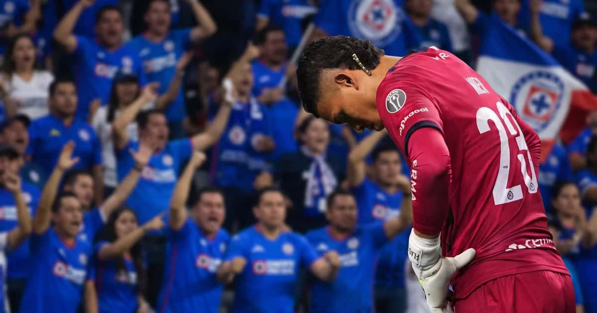 Nuevo error de Kevin Mier en la portería de Cruz Azul