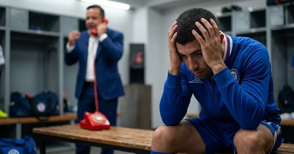 Erik Lira mantiene como prioridad jugar en Europa, pero podría quedarse en Cruz Azul hasta el mercado de invierno si AS Mónaco no mejora su propuesta.