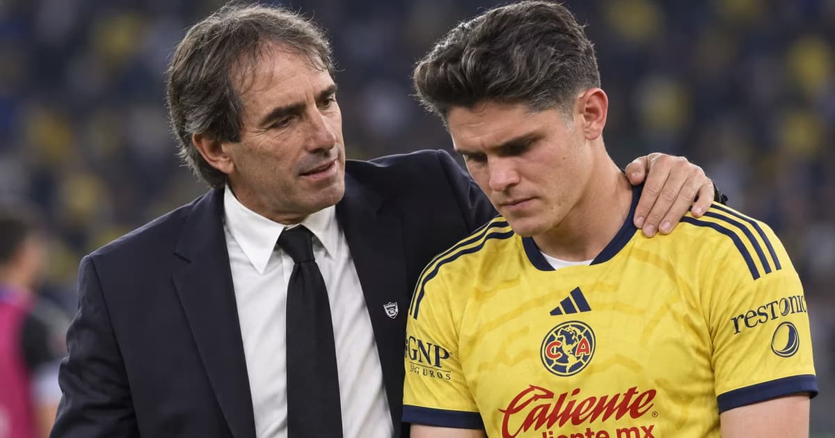 Israel Reyes podría abandonar la defensa del América y regresar al mediocampo ante Chivas después de su complicada actuación frente a Cruz Azul.