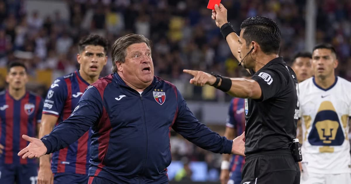 Miguel Herrera expulsado del partido