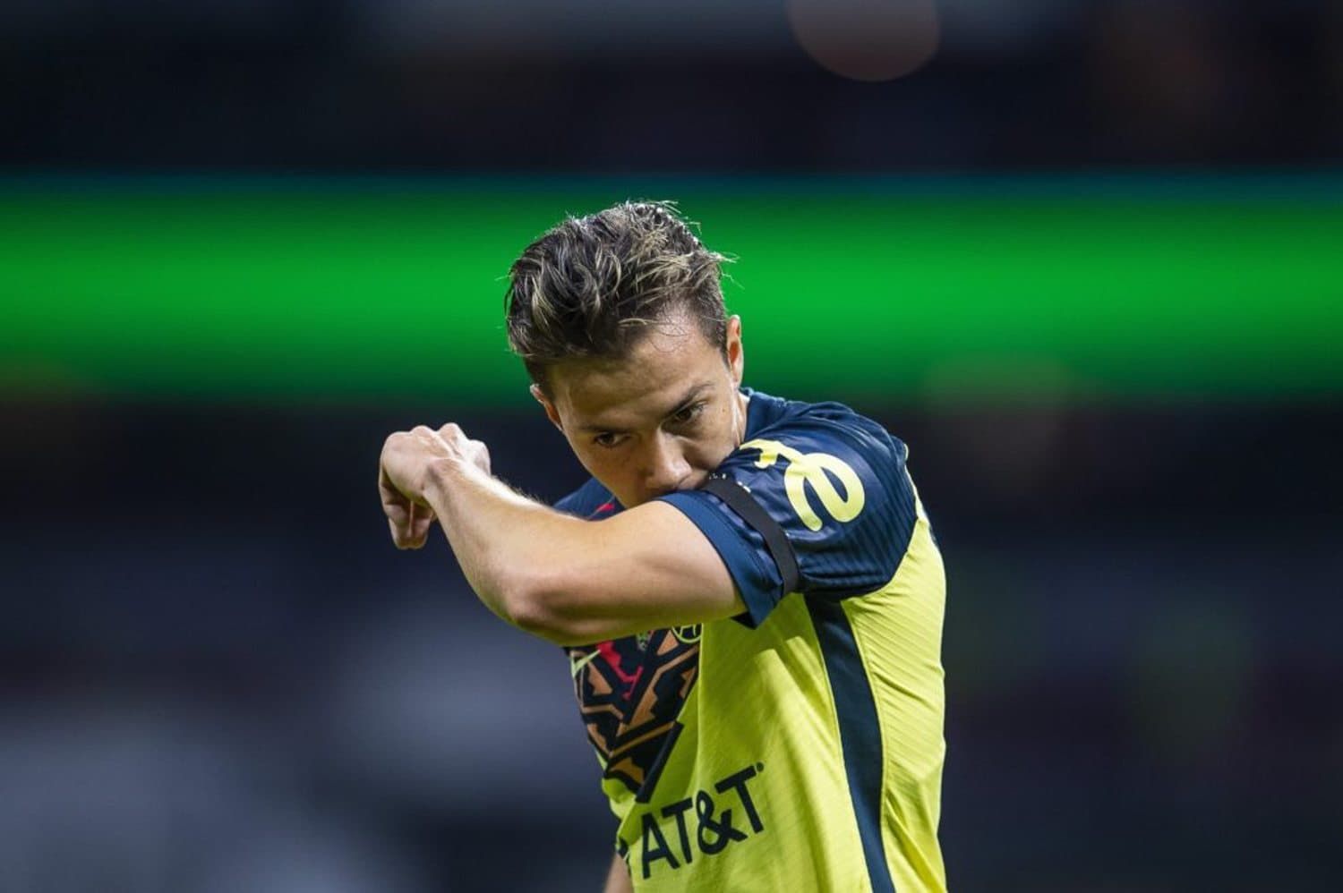 A Sebastián Córdova se le notó a disgusto durante el juego de América Femenil ante Tigres, donde las cámaras de televisión lograron captarlo.