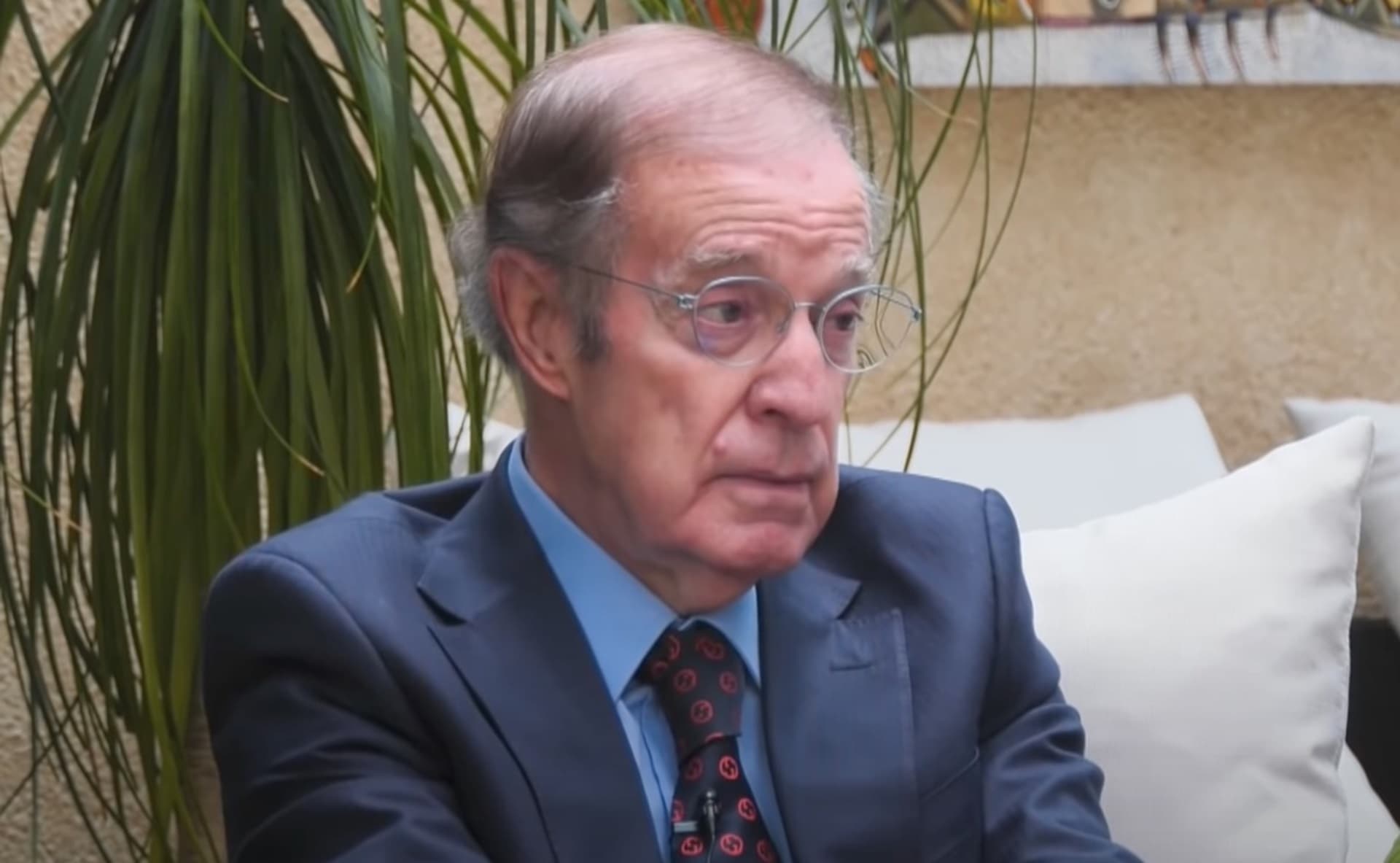 A sus 78 años de edad, el conductor ha dejado de ser un estelar en la televisora