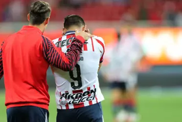 Alan Pulido prefirió el dinero de la MLS y no aceptó la oferta de Chivas, ahora el destino le golpea