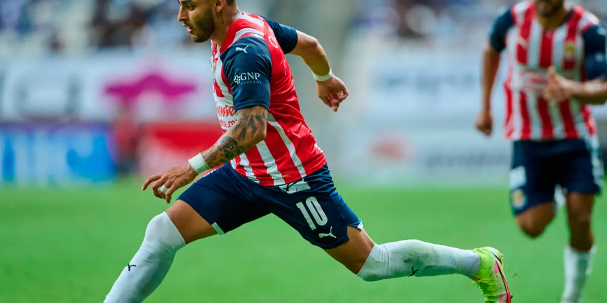 Alexis Vega está lejos de ser el mejor pagado en Chivas, y querría ganar más que algunos futbolistas del actual plantel. 