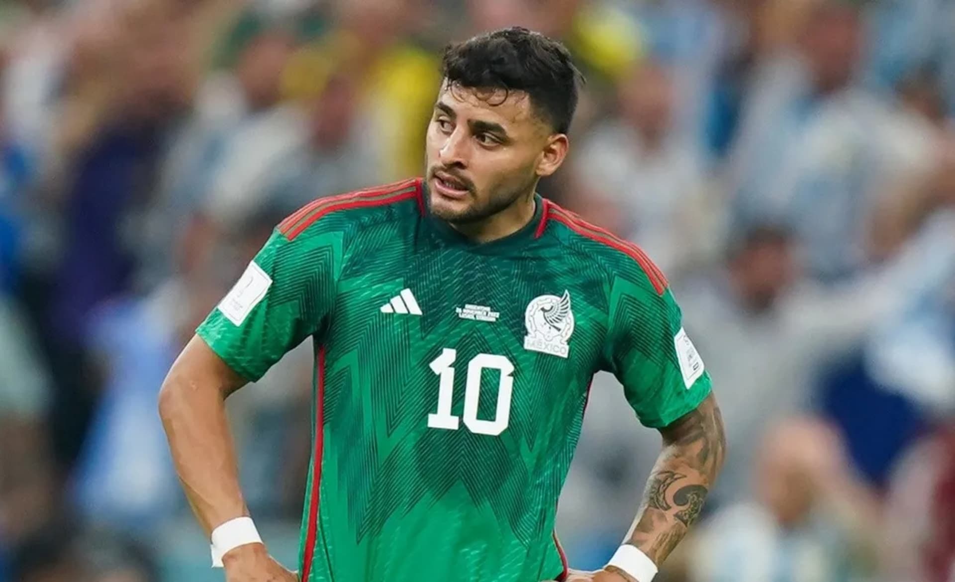 Alexis Vega luego de un tiro libre que cobró (Fuente: Mexsports)