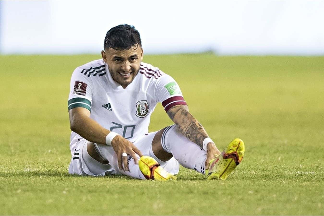 Alexis Vega salió lesionado y se revela la condición física en la que se encuentra el jugador de Chivas y la selección mexicana