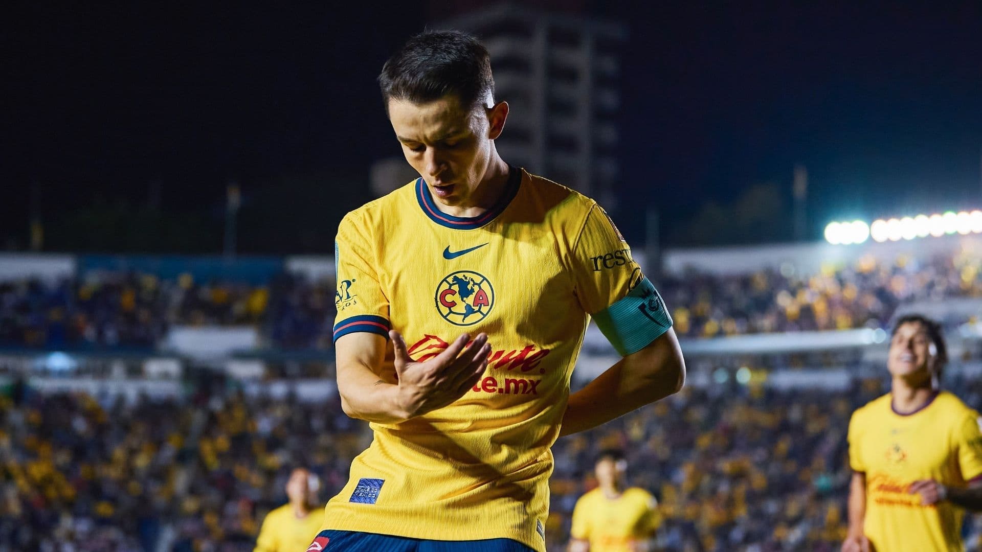 Álvaro Fidalgo festejando un gol con el América (Foto: Mexsport)