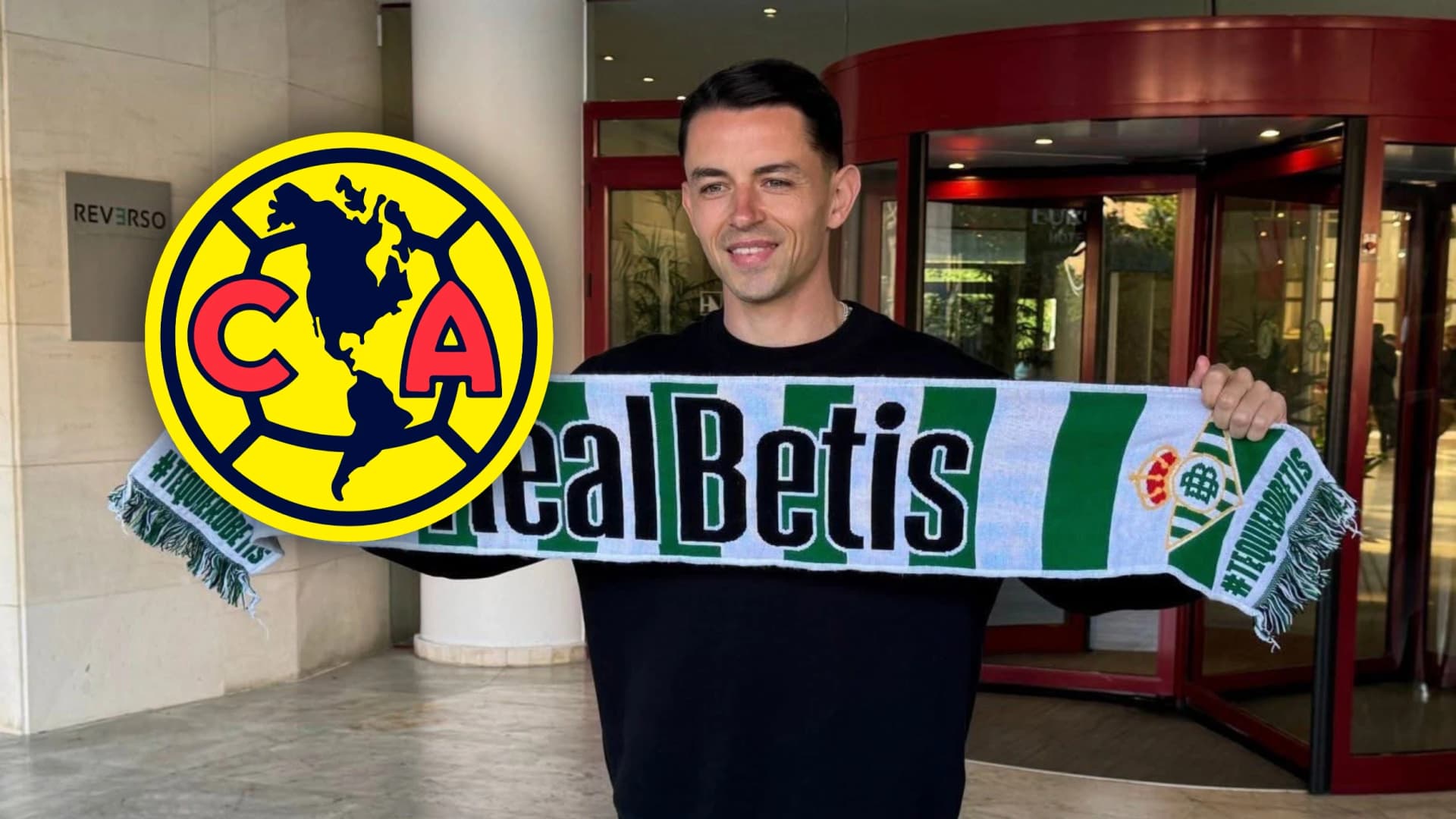 Álvaro Fidalgo saliendo del aeropuerto de Sevilla