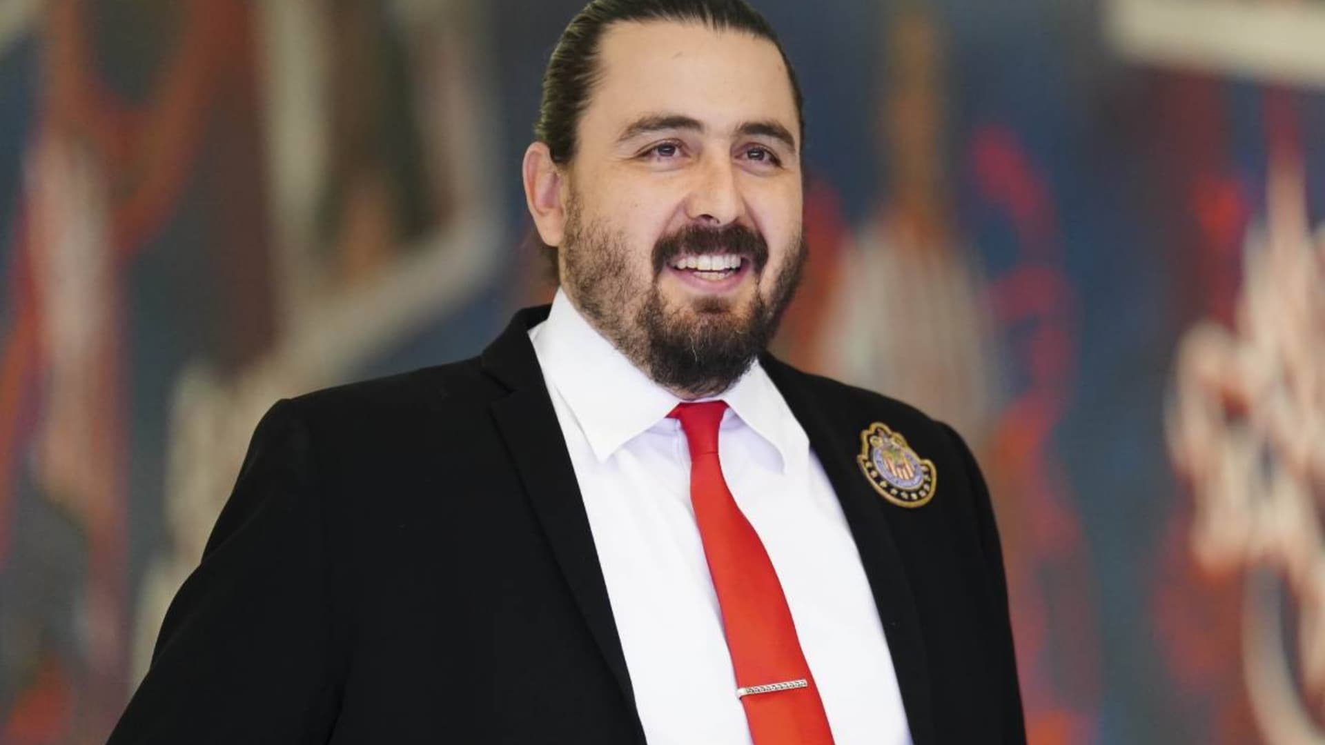 Amaury Vergara con el terno de Chivas. (Foto: Mediotiempo)