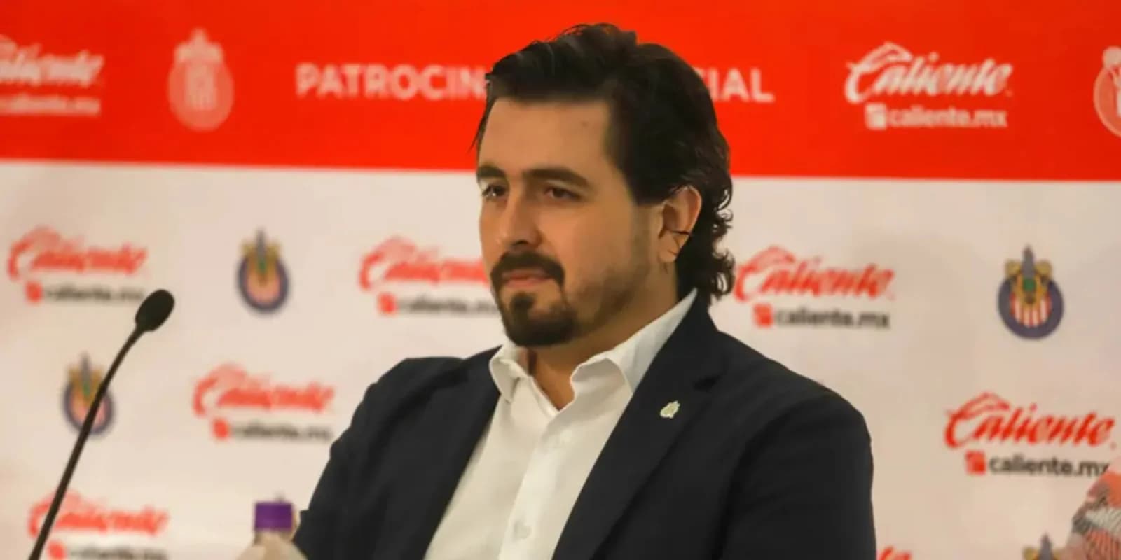 Amaury Vergara visitó las instalaciones de Chivas en la última concentración del equipo