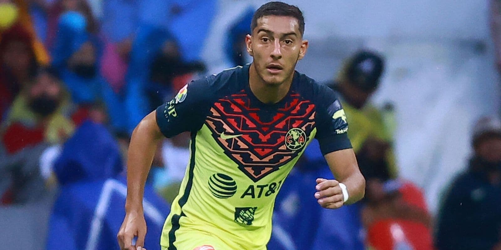 América todavía puede contratar desde el exterior y el reemplazo idóneo de Sebastián Cáceres podría llegar gracias al Napoli