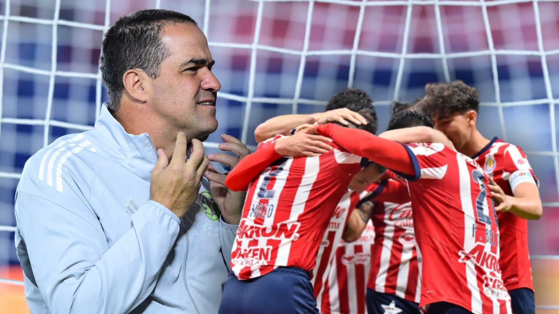 André Jardine y jugadores de Chivas