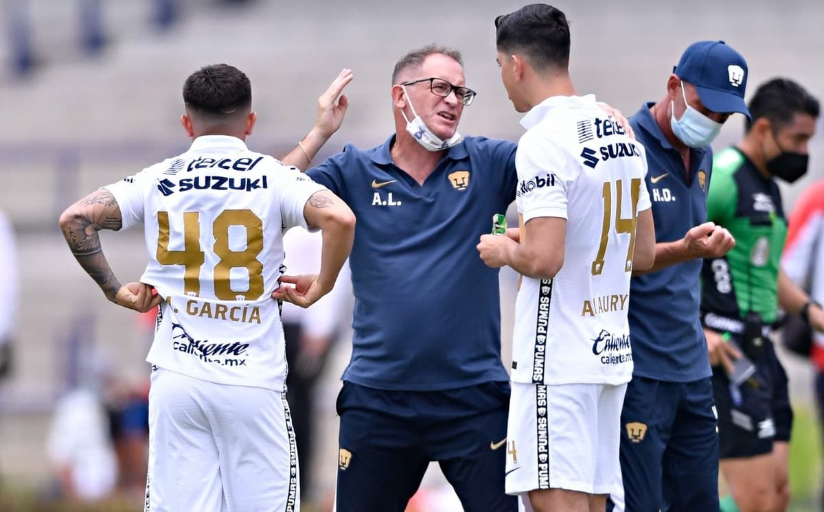 Andrés Lillini busca su primer título con Pumas.
