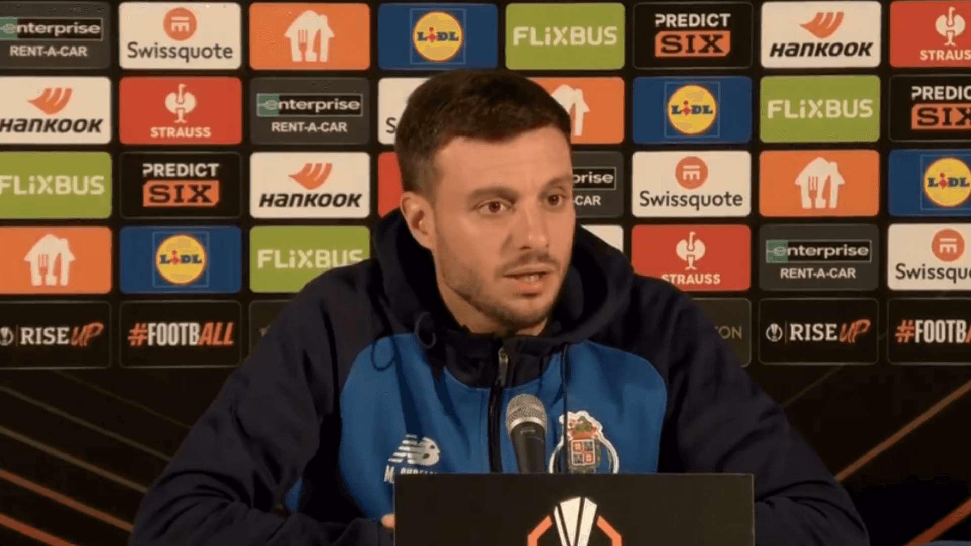 Anselmi en entrevista previa al partido | Foto: @FCPorto