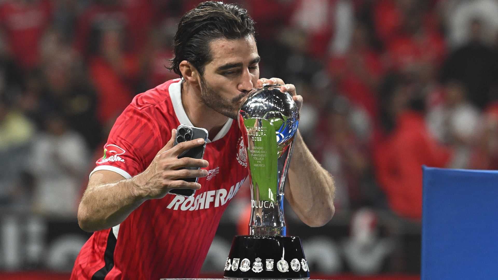 Antonio Briseño siendo campeón con Toluca (Foto: MEXSPORT)