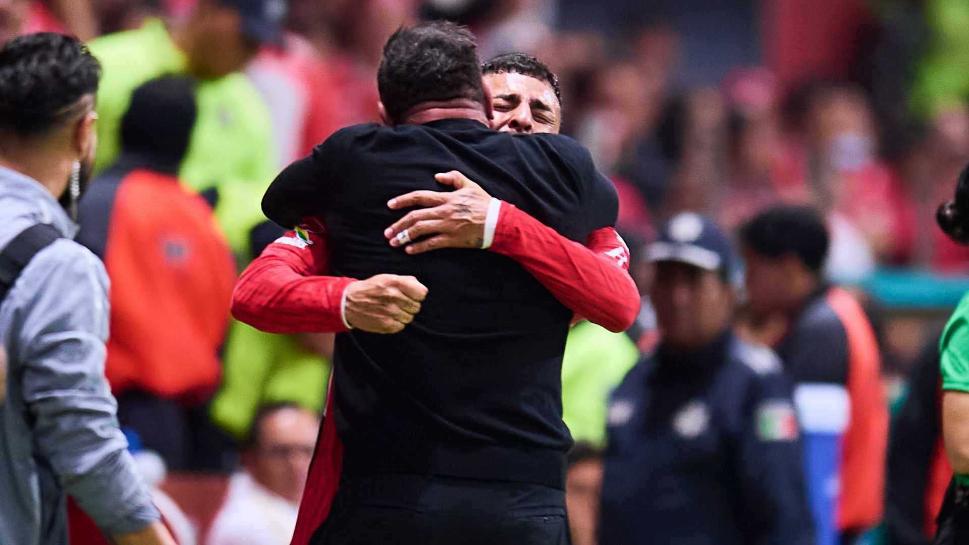 Antonio Mohamed y Alexis Vega (Foto: MEXSPORT)