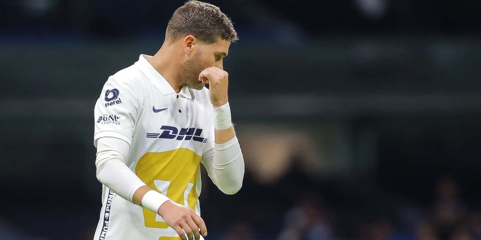 Arturo Ortiz no juega por segundo partido consecutivo con Pumas