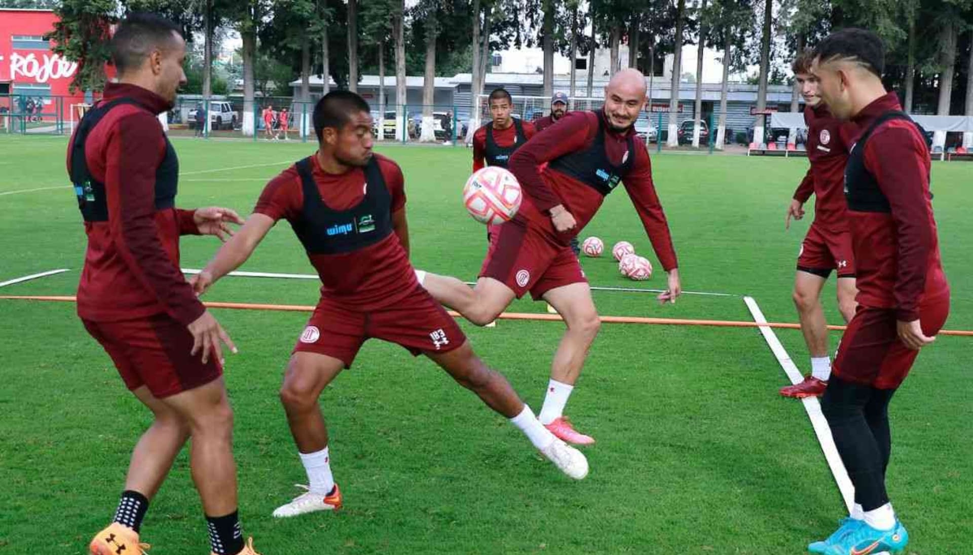 Así fue la llegada de Carlos Rodríguez en las instalaciones del Toluca