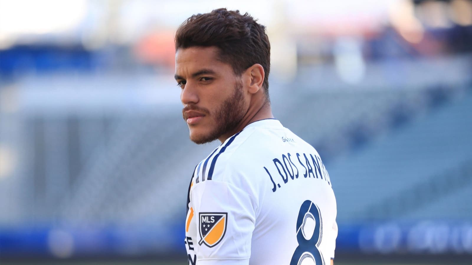 Aunque el deseo de Jonathan dos Santos es retirarse con LA Galaxy, las cosas podrían cambiar y su deseo podría no cumplirse, por lo que podría buscar retirarse en otro equipo de la MLS o en un equipo de la primera división de Costa Rica.