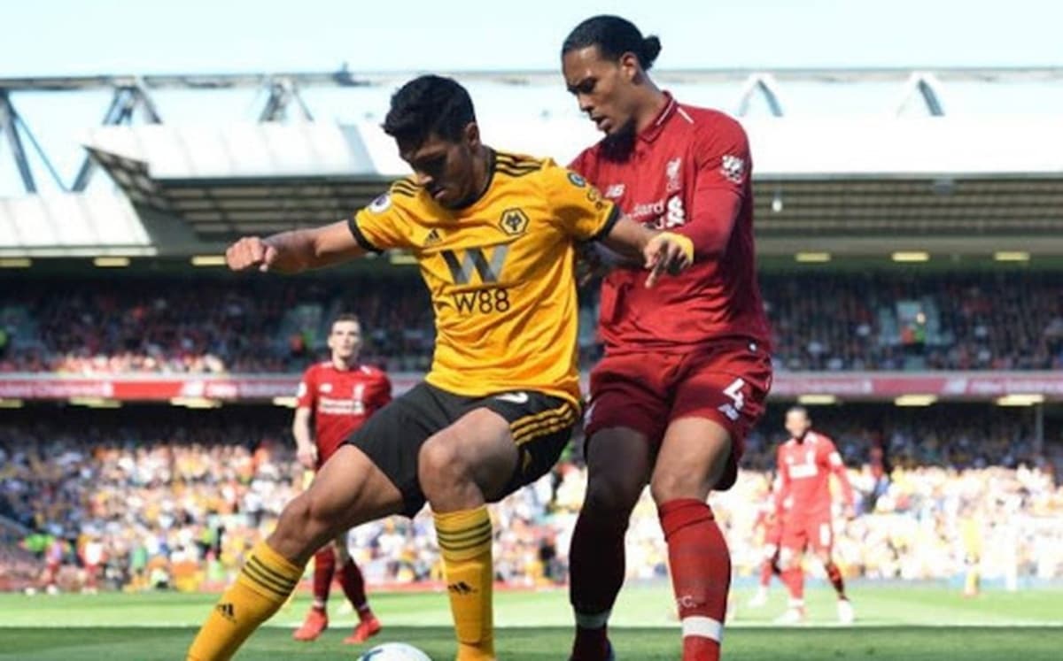 Aunque lo enfrentó en Inglaterra, Virgil Van Dijk no quiso acordarse de Raúl Jiménez y así respondió el mexicano