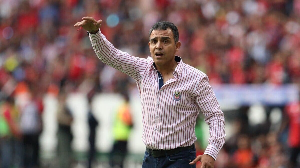 Aunque parezca dífícil de creer, Cadena no ha sido el peor en Chivas