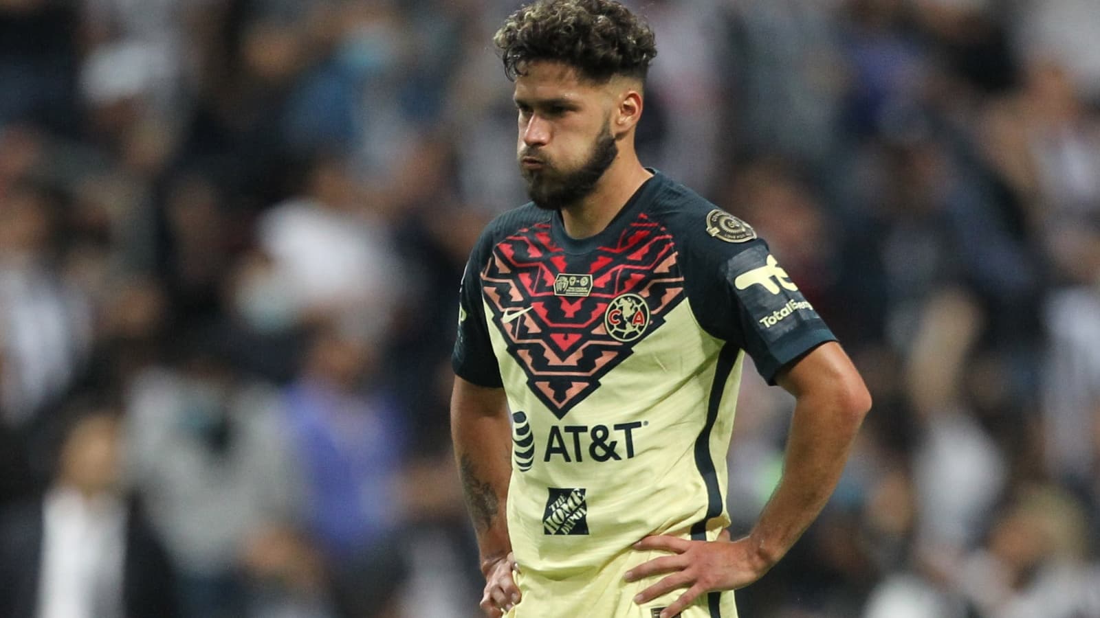 Bruno Valdez no se quedaría en Chivas y otro equipo se llevaría el defensa paraguayo