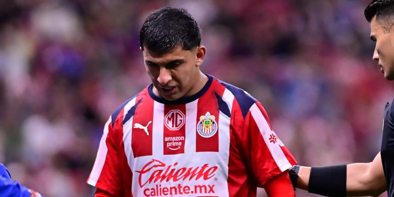 Bryan González salió del Chivas vs Cruz Azul y encendió las alarmas en Verde Valle