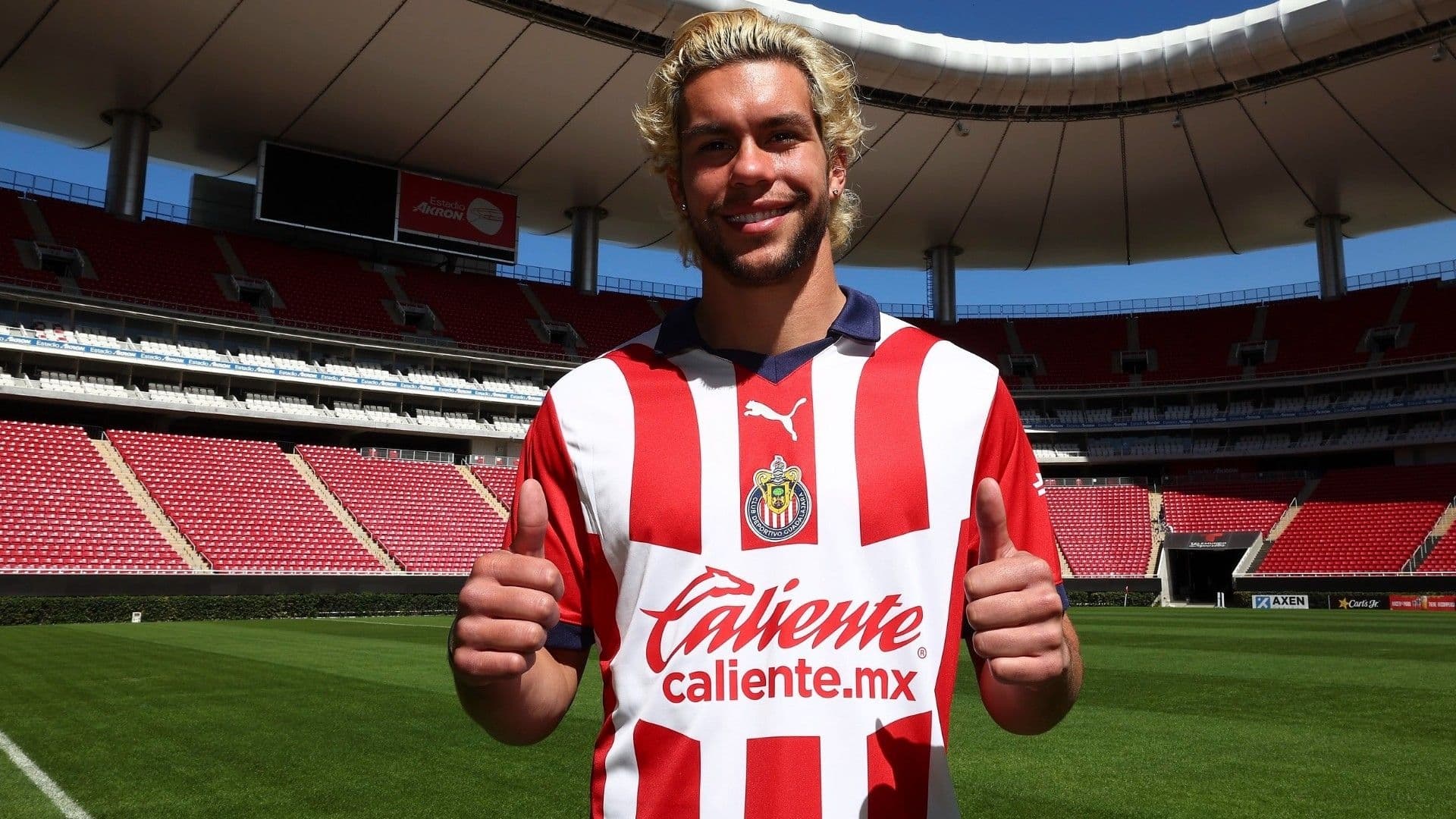Cade Cowell con la camiseta de Chivas (Foto: Goal)