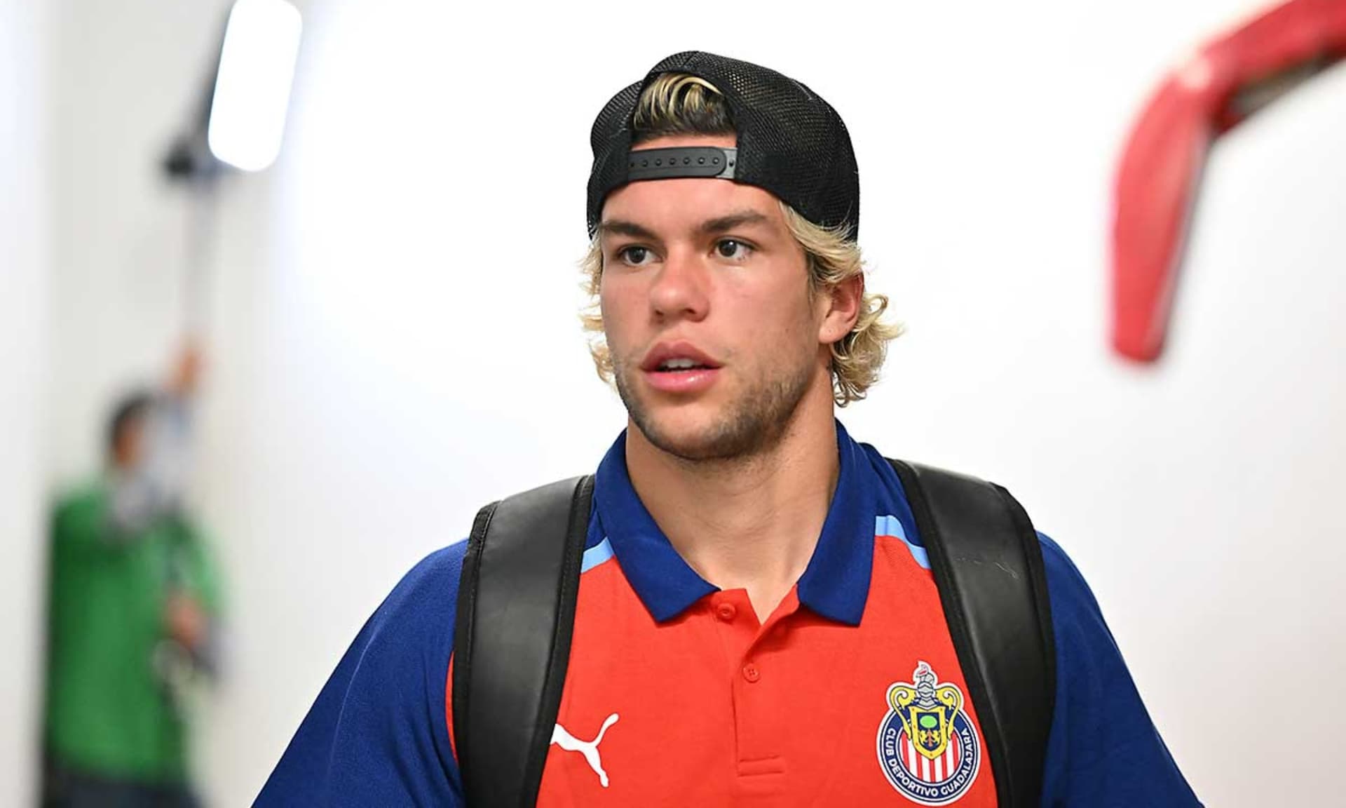 Cade Cowell en el vestidor de las Chivas de Guadalajara (Fuente: Chivas)