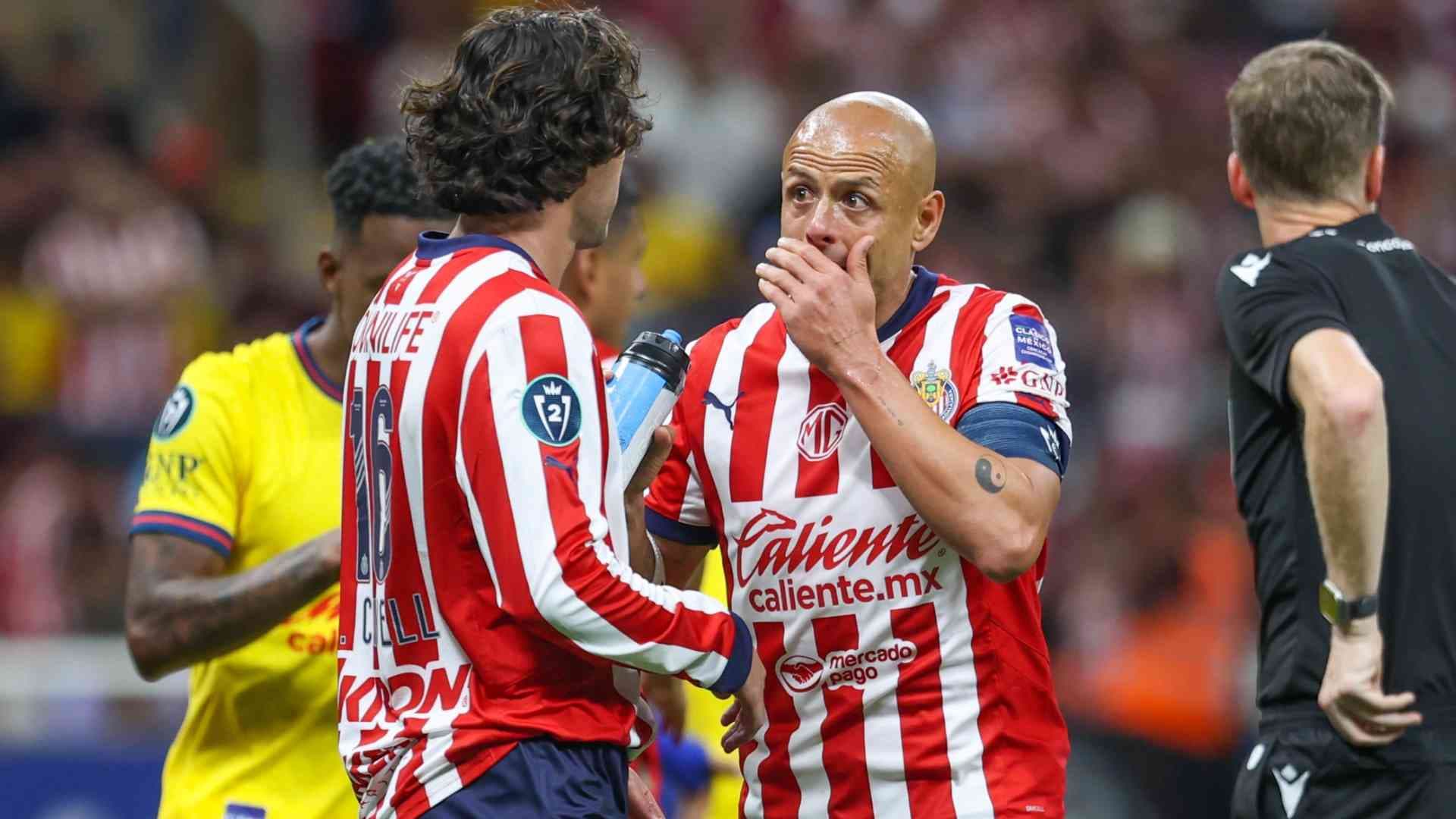 Cade Cowell y Chicharito (Foto: MEXSPORT)