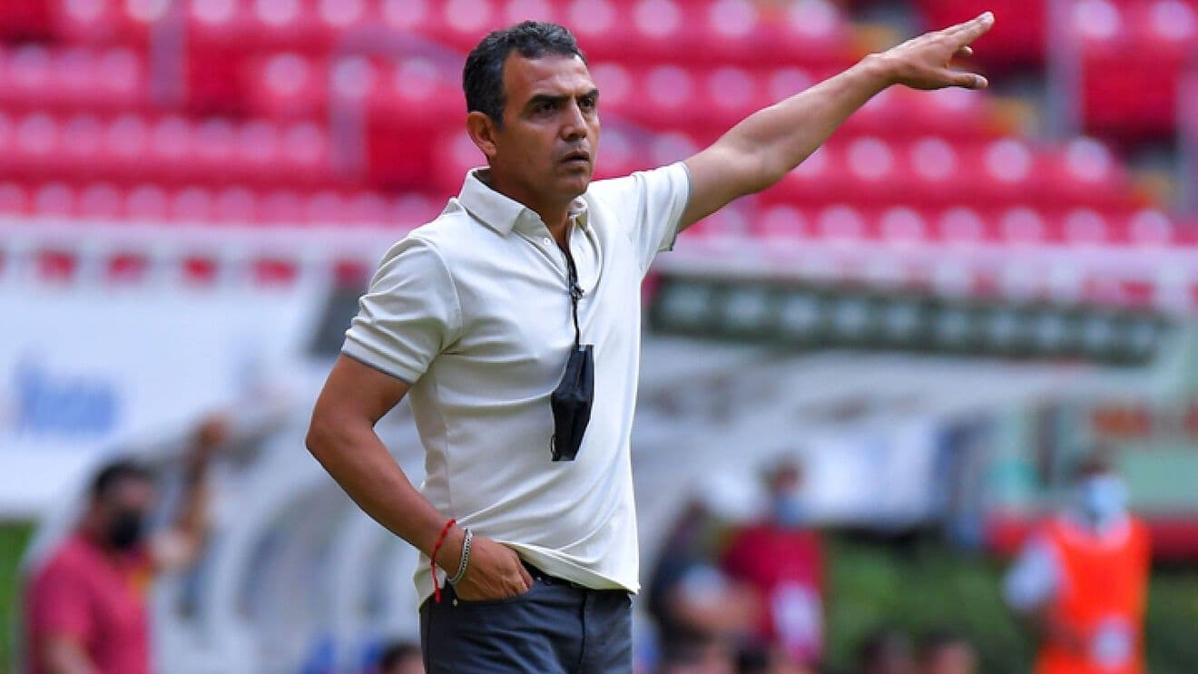 Cadena tiene que mejorar, pero pase lo que pase ya tiene una deuda con el equipo