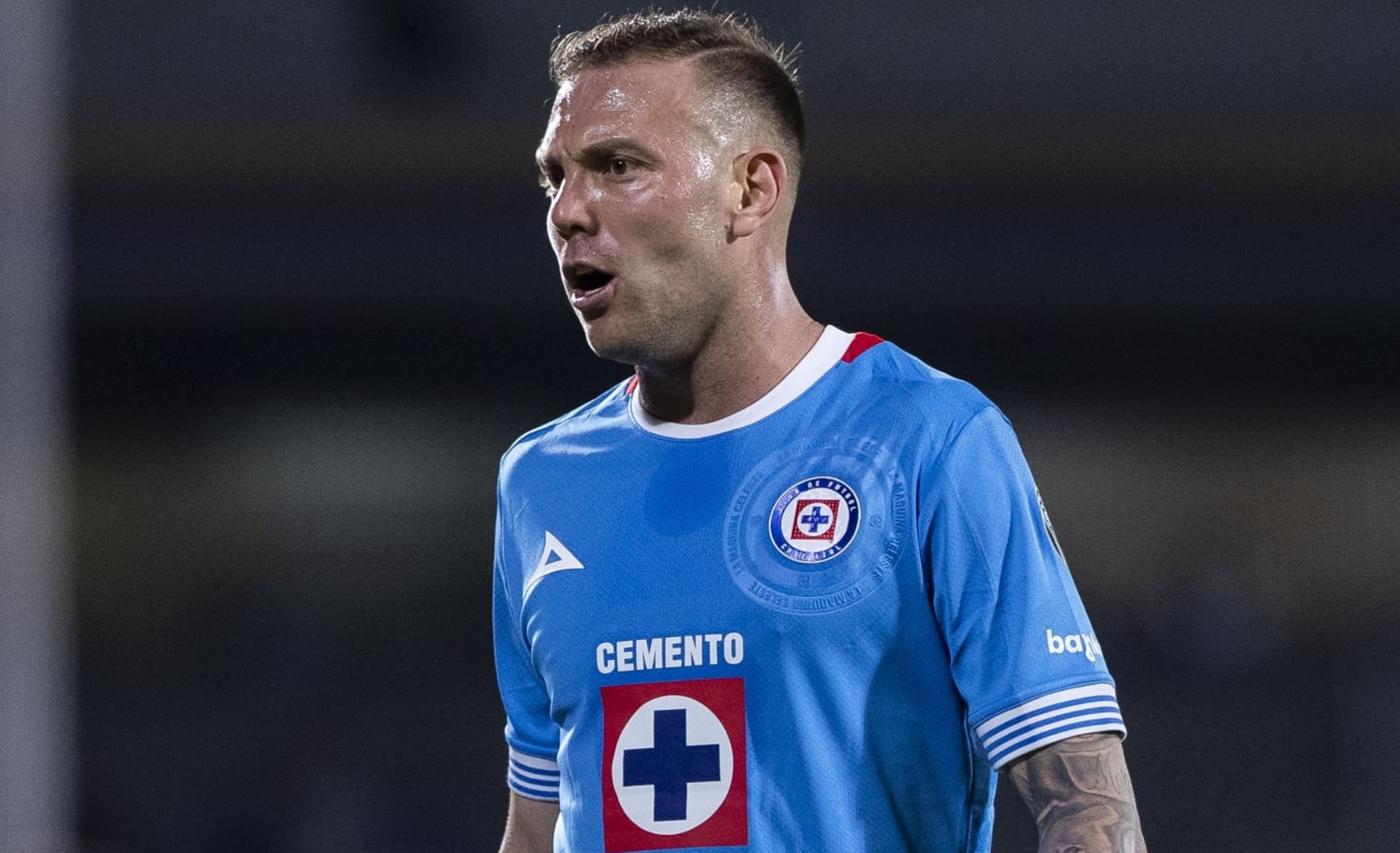 Carlos Rotondi en juego con Cruz Azul (Fuente: Mexsports)