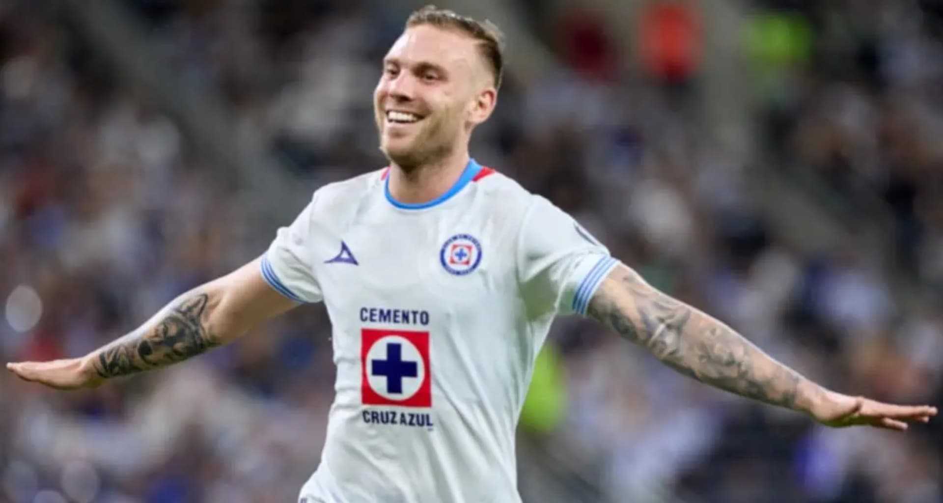 Carlos Rotondi festeja gol con el combinado de Cruz Azul (Fuente: Mexsports)
