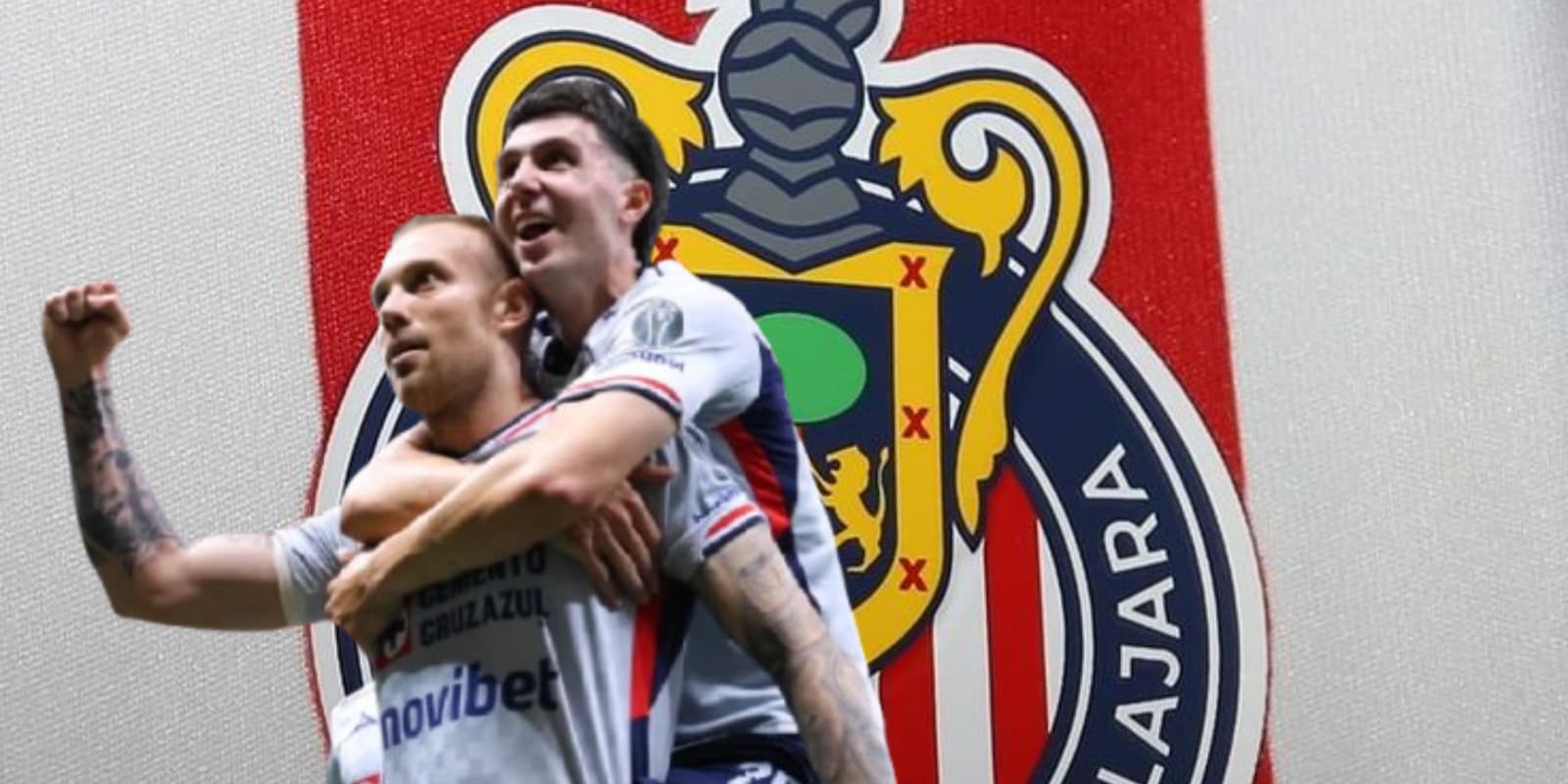 Carlos Rotondi y José Paradela junto al escudo de Chivas / FOTO RÉCORD