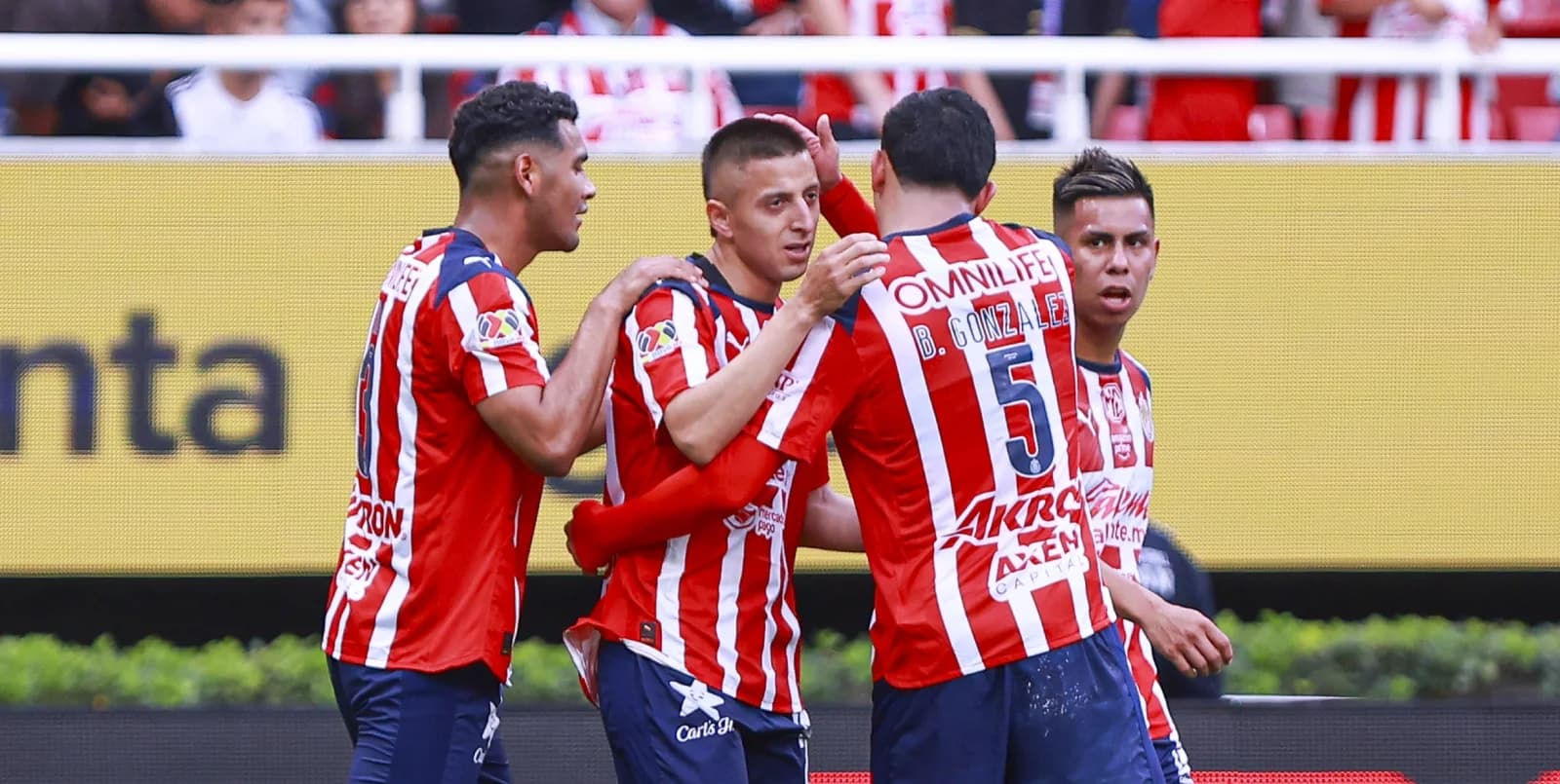 Carlos Salcido elogió el trabajo de Chivas tras la goleada sobre Rayados en el Estadio Akron