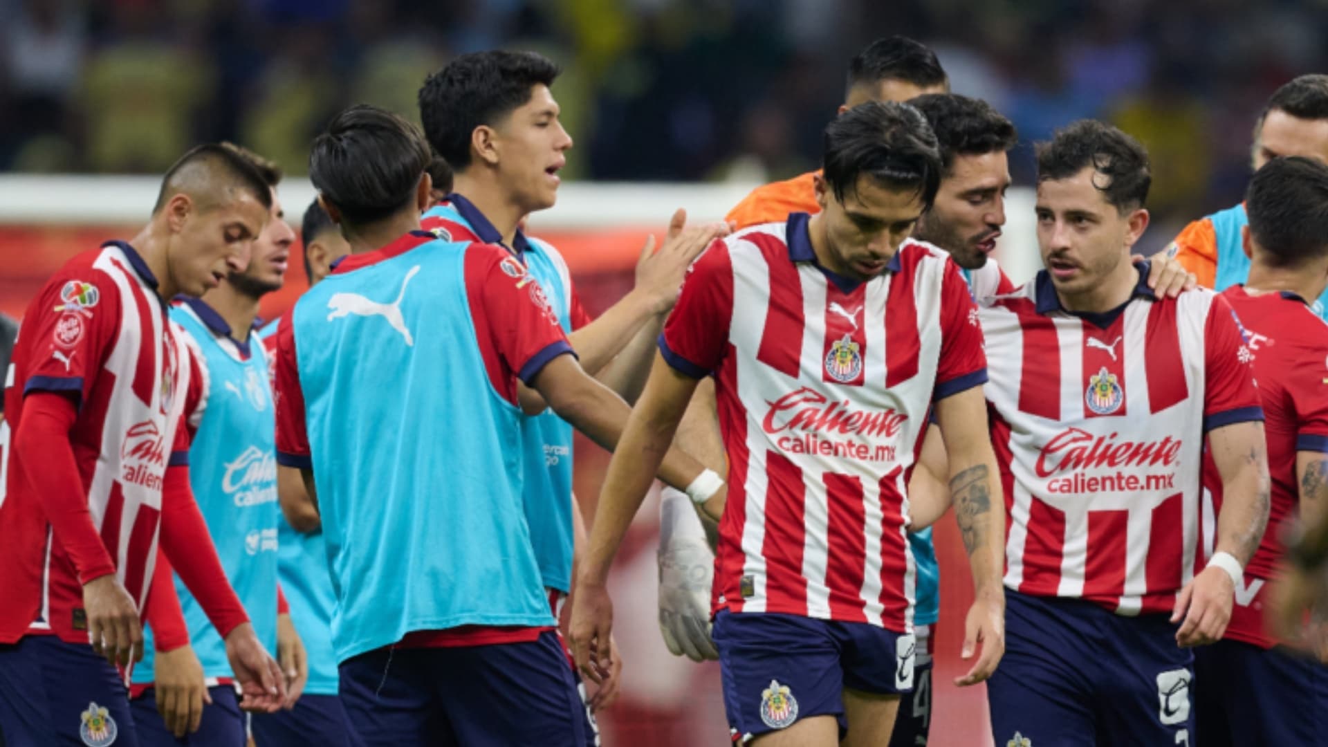 César Huerta informa que si Pocho Guzmán no muestra un rendimiento destacado, podría dejar Chivas en el verano.