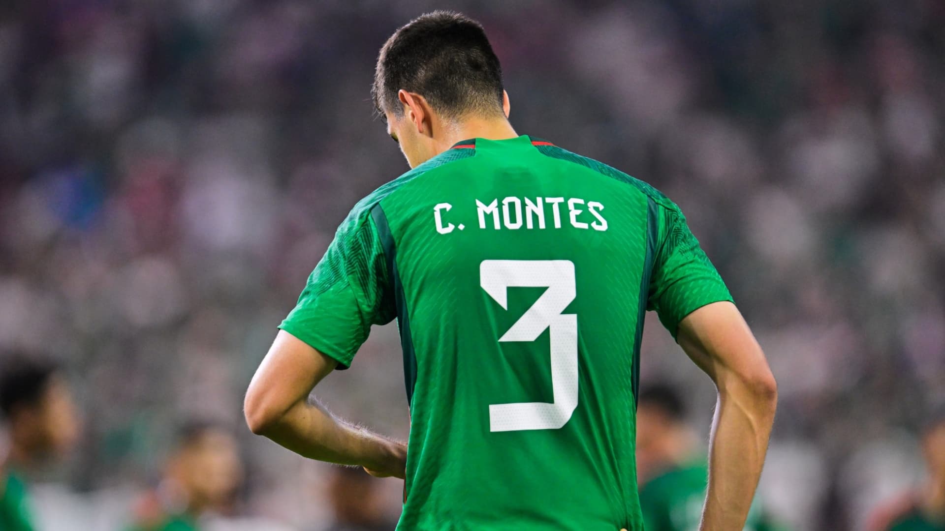César Montes con la camiseta 3 de la Selección de México. (Foto: Marca)