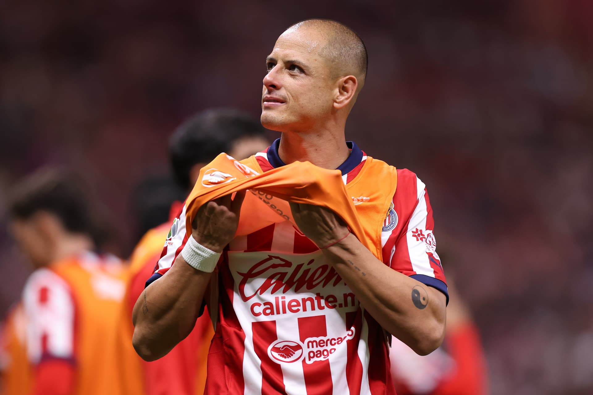 Chicharito Hernández en un partido de Chivas (Foto: Mexport)