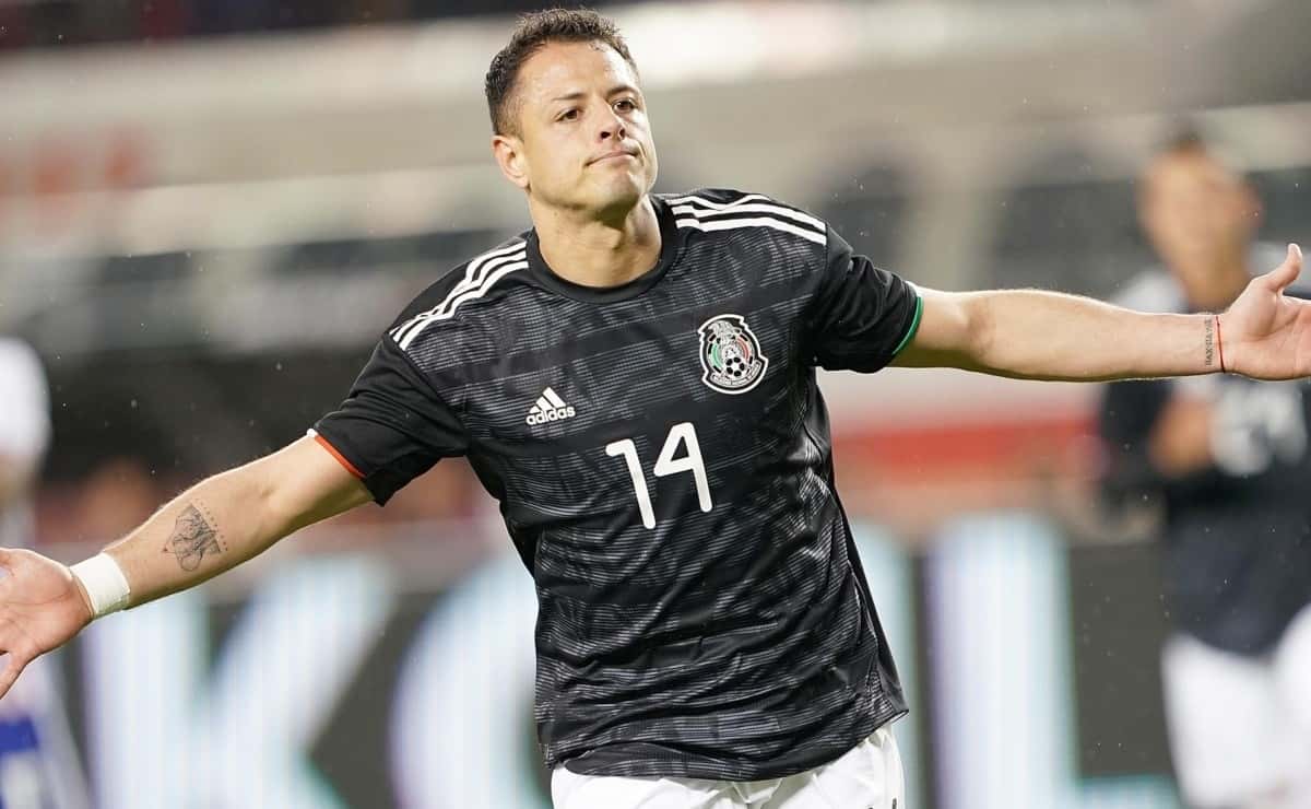 Chicharito Hernández tiene un nuevo récord por romper, y se trata de uno de los más gloriosos que le podría tocar a un futbolista de su talla, pues involucra nada más y nada menos que la Selección Mexicana. Conoce de qué se trata.