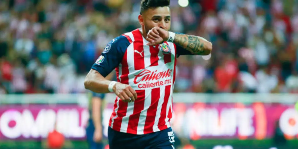 Chivas amarró al delantero Alexis Vega por dos años, pero saldría antes debido a una cláusula especial